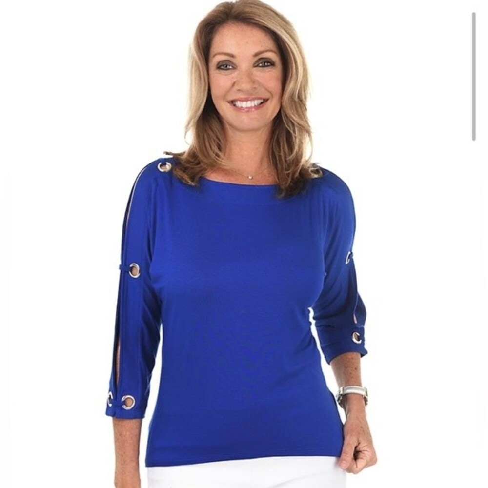 Cable & Gauge royal blue open grommet knit top size small